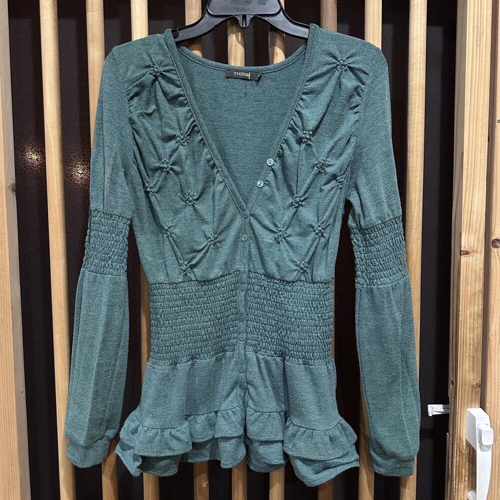 Theme Top Womens Size M Green Smocked Peplum Ruffle Button V Neck TM1699